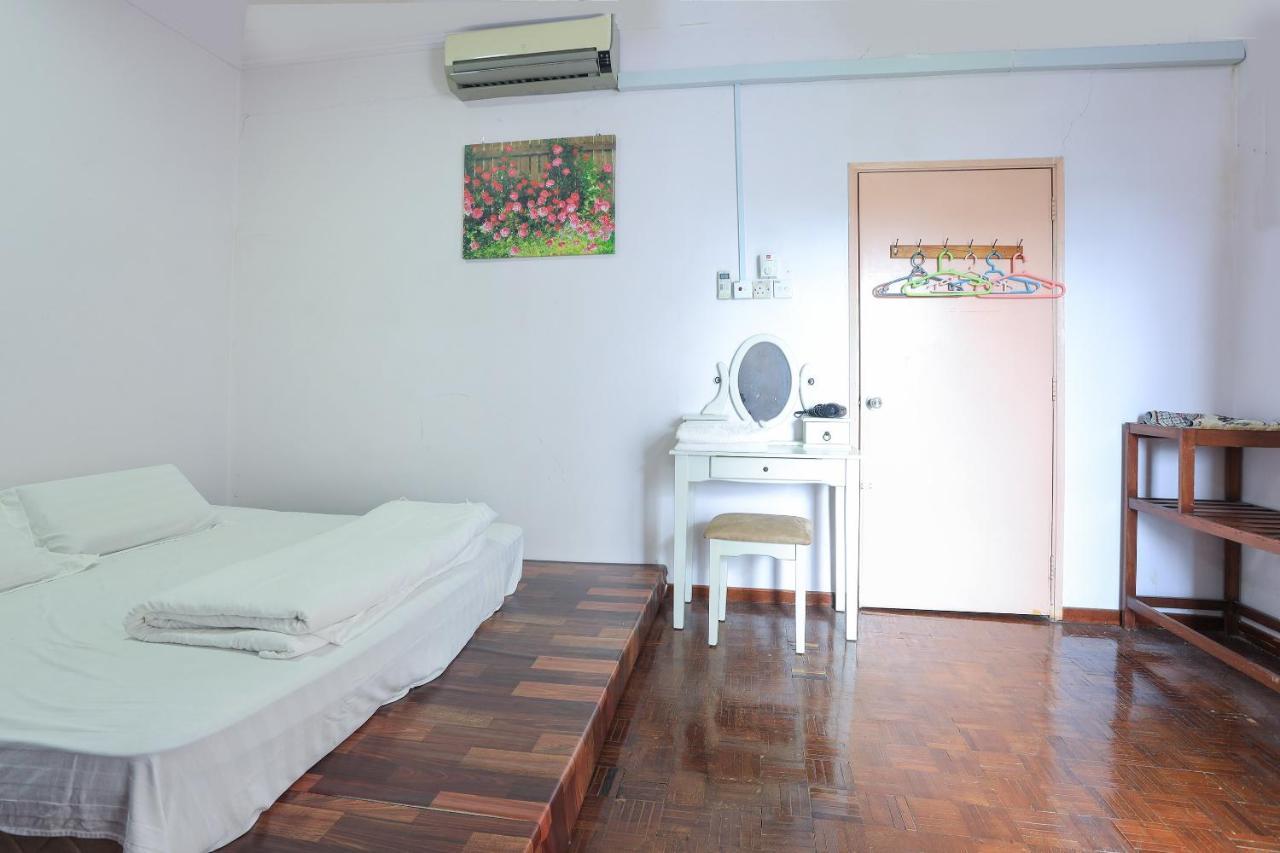 Oyo Home 90229, 3 Little Birds Homestay 4Bhk Malacca ภายนอก รูปภาพ