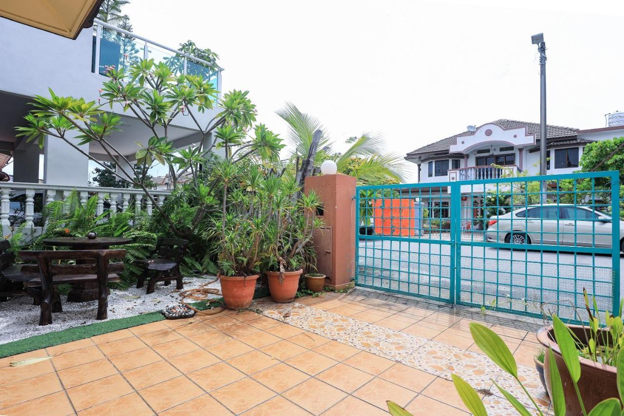 Oyo Home 90229, 3 Little Birds Homestay 4Bhk Malacca ภายนอก รูปภาพ