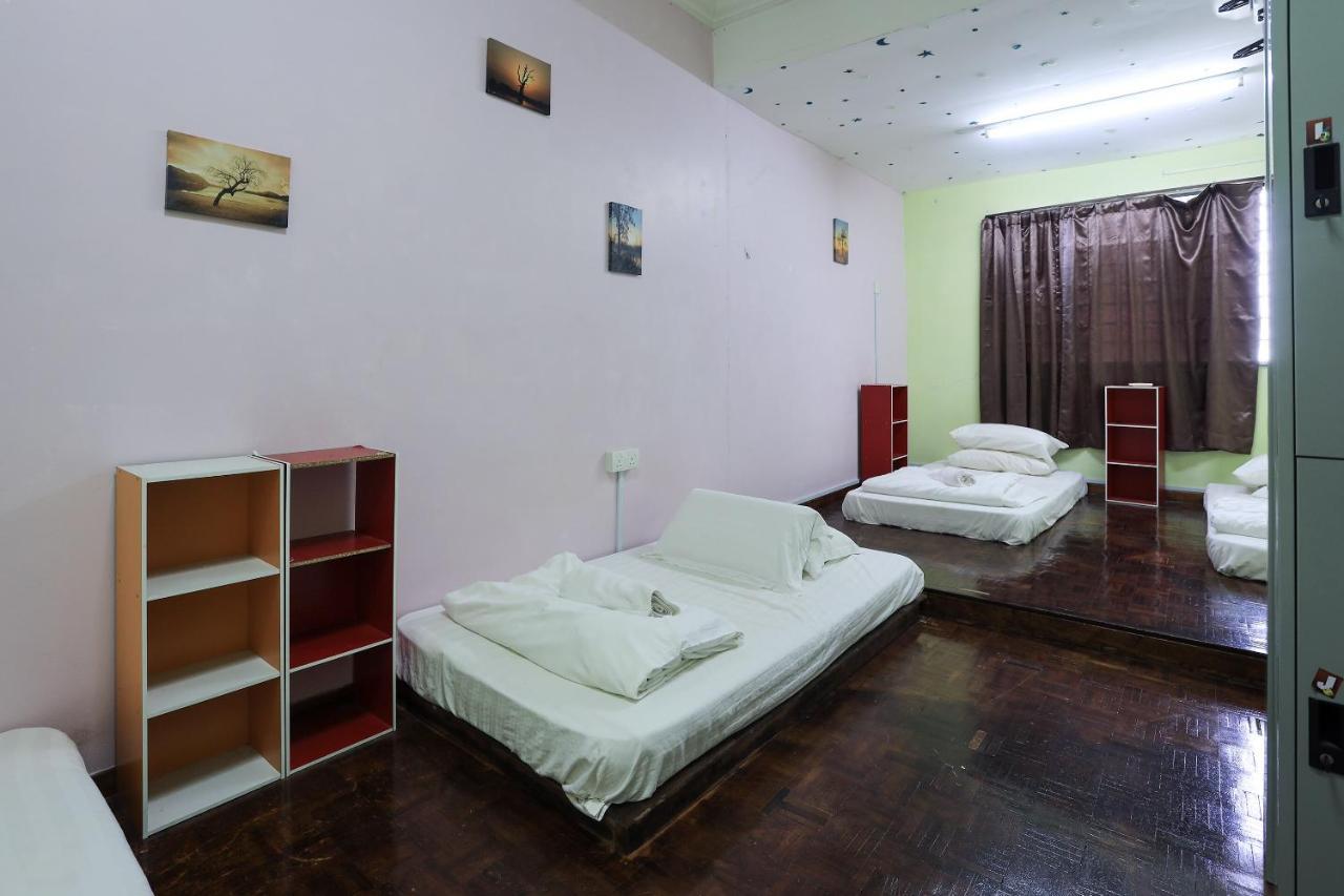 Oyo Home 90229, 3 Little Birds Homestay 4Bhk Malacca ภายนอก รูปภาพ