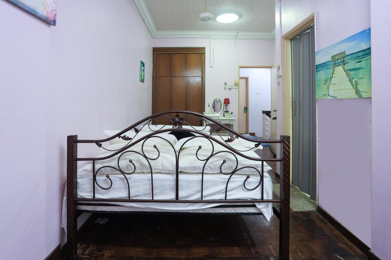 Oyo Home 90229, 3 Little Birds Homestay 4Bhk Malacca ภายนอก รูปภาพ