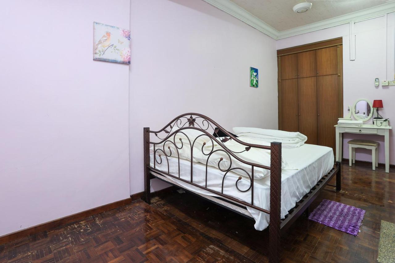 Oyo Home 90229, 3 Little Birds Homestay 4Bhk Malacca ภายนอก รูปภาพ