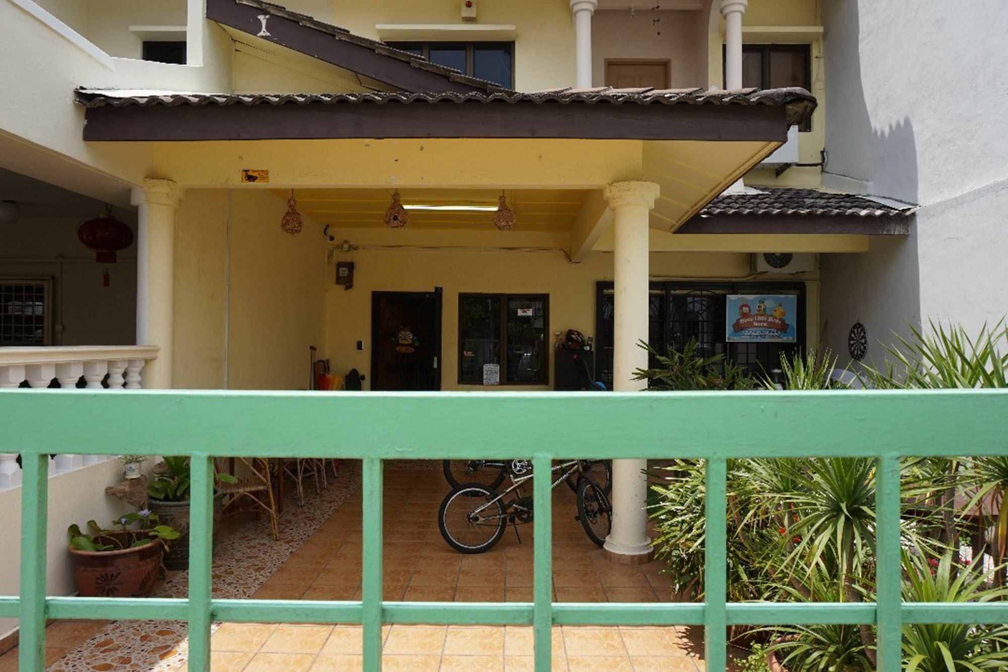 Oyo Home 90229, 3 Little Birds Homestay 4Bhk Malacca ภายนอก รูปภาพ